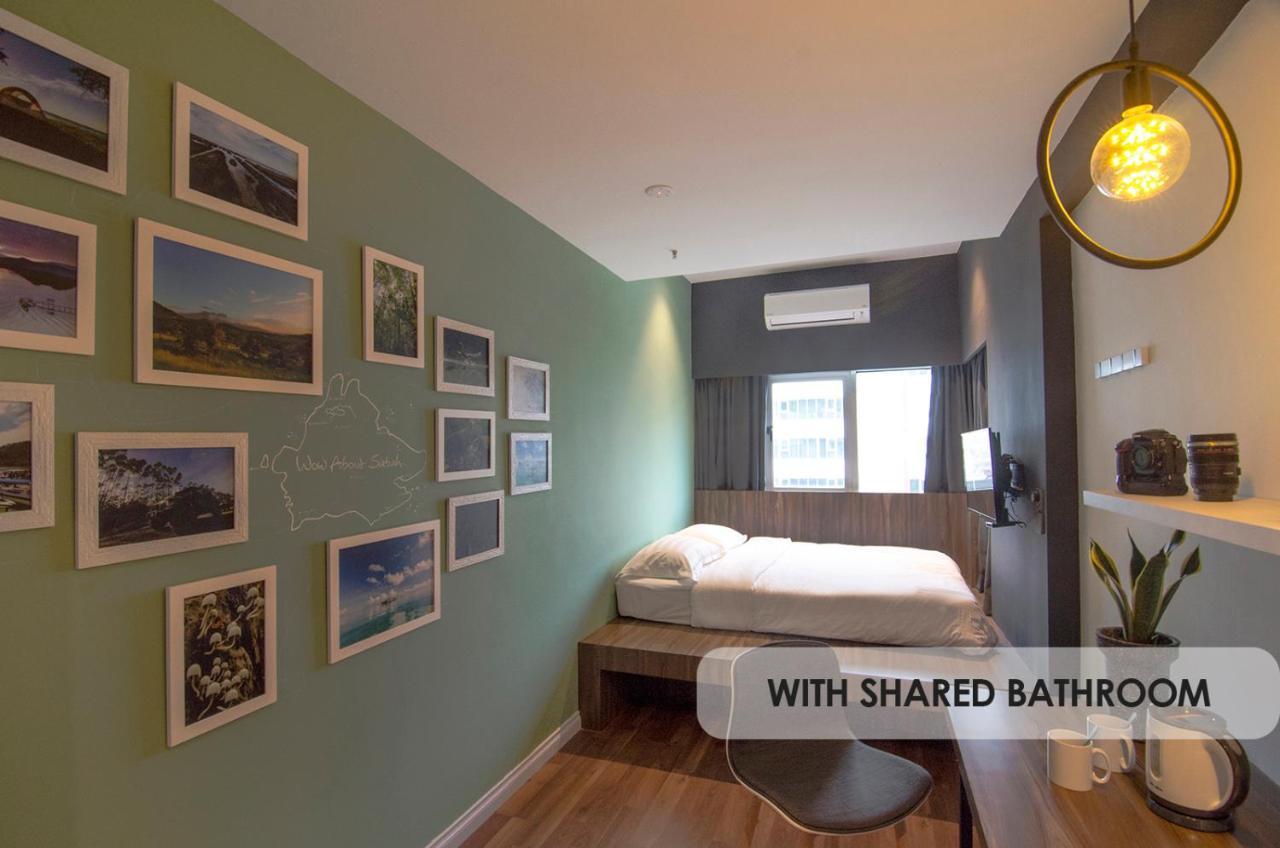The Photographer Room,1058005111:JPEG